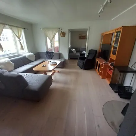 Arctic Paradise - 4 Bedroom In Апартаменты